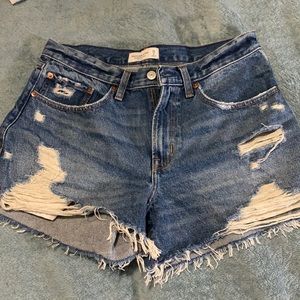 Mid-rise Boyfriend shorts